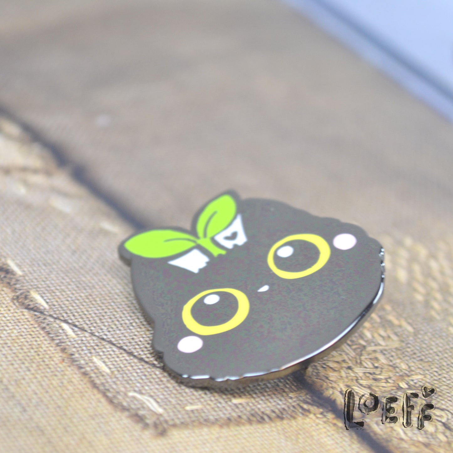 Kitty Plant Pin