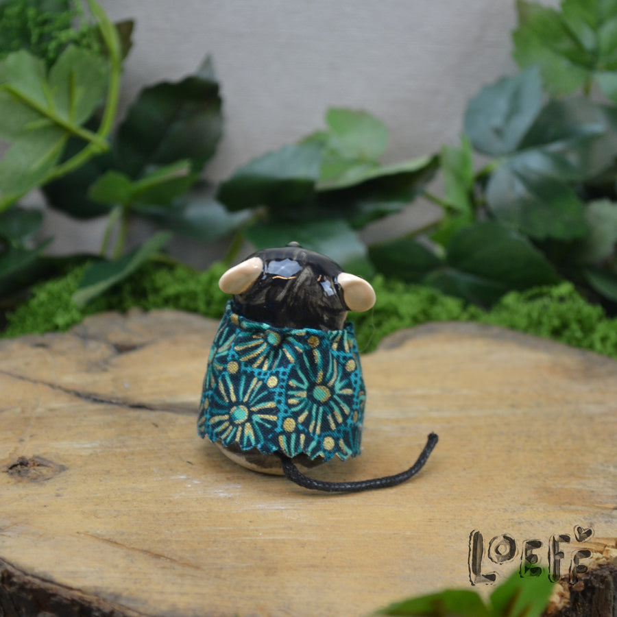 Tiny Mouse with Cape Black