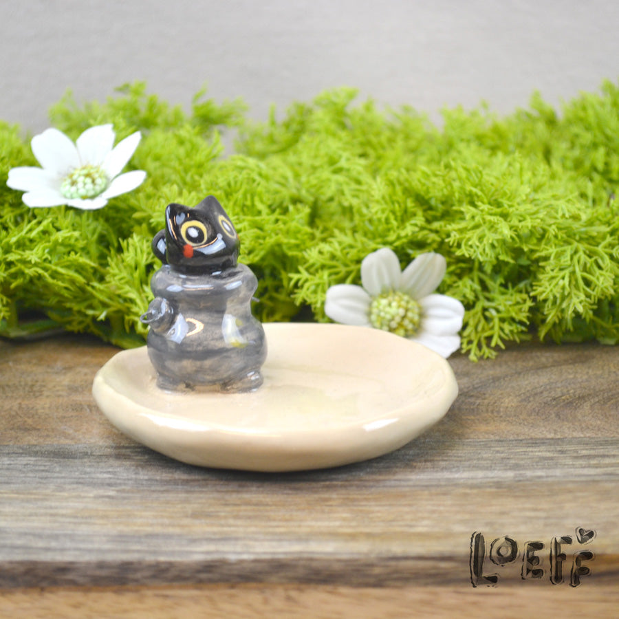 Trinket Tray Cat in Cauldron