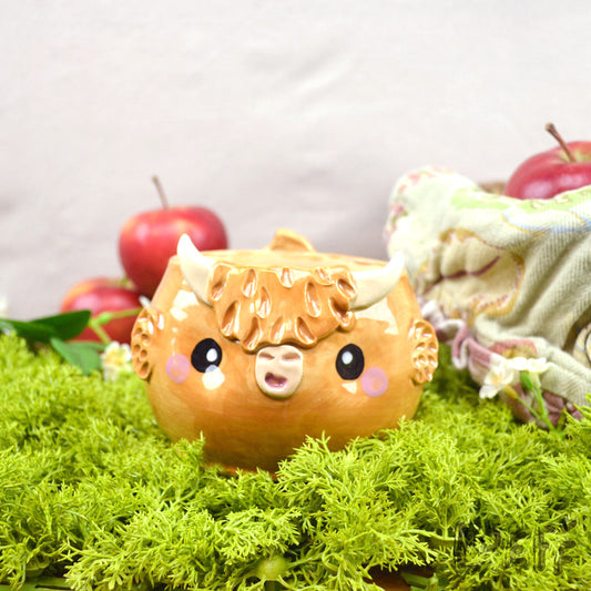 Planter Highland Cow Light