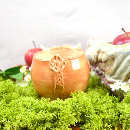 Planter Highland Cow White Flowers