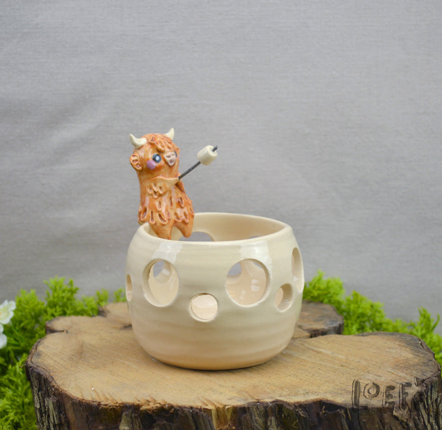 Marshmallow Light Highland Cow