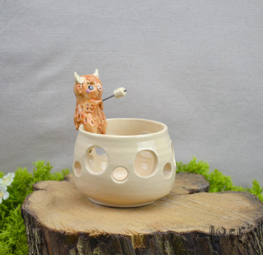 Marshmallow Light Highland Cow 2