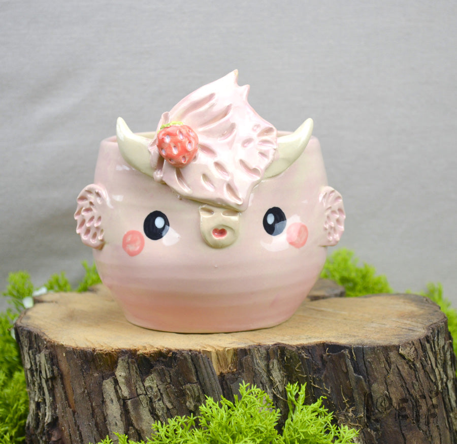 Planter Strawberry Cow