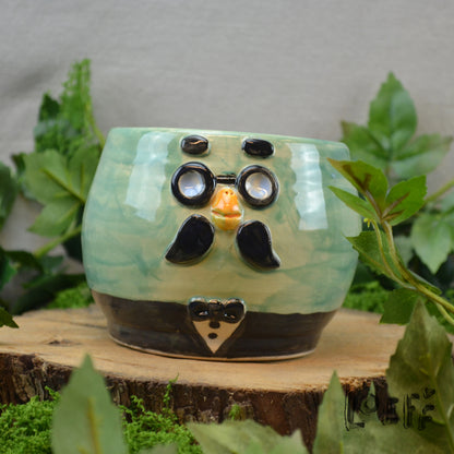 Planter Cafe Bird