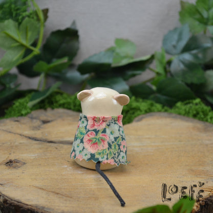 Tiny Mouse with Cape White