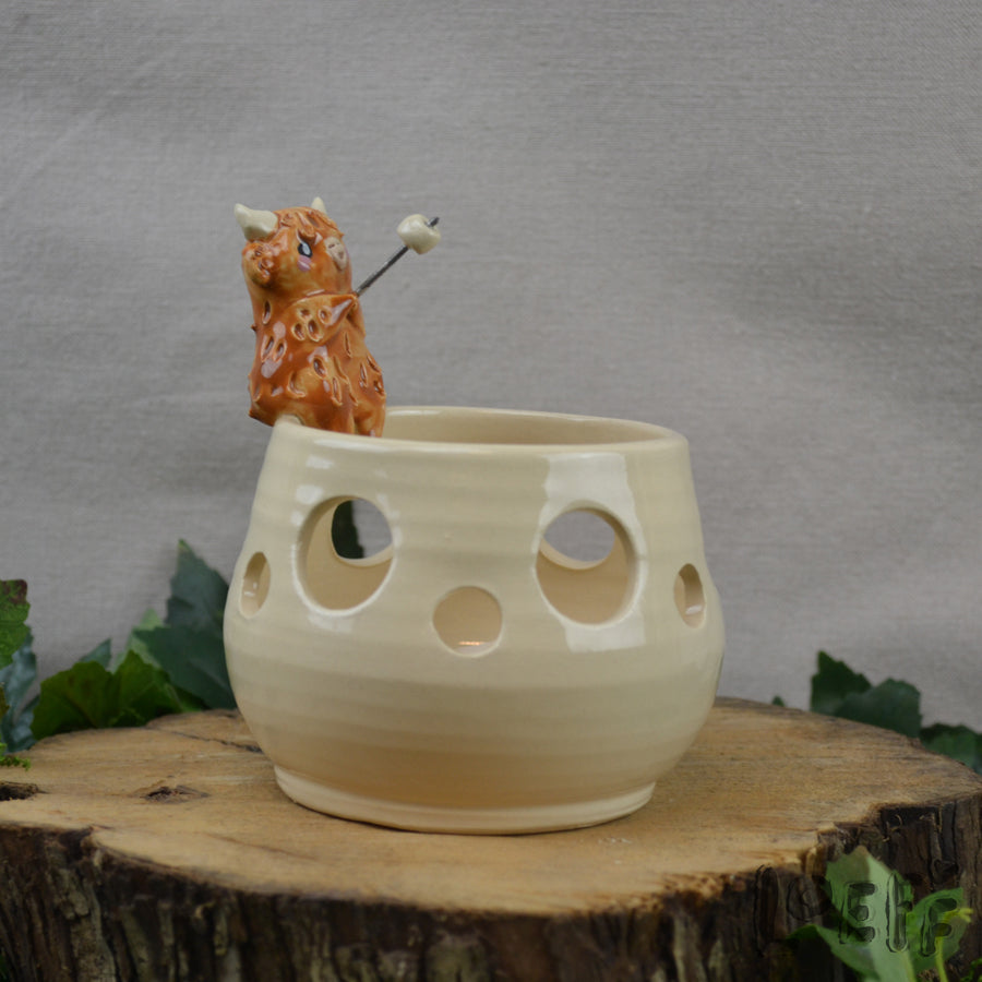 Marshmallow Light Highland Cow