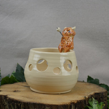 Marshmallow Light Highland Cow