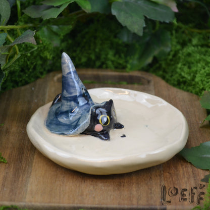Trinket Tray Cat under Hat