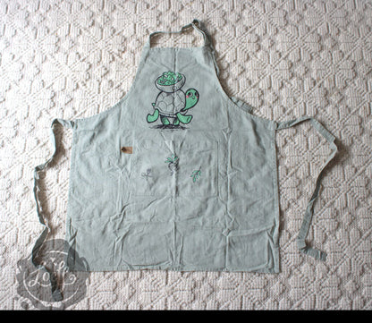 Apron Turtle