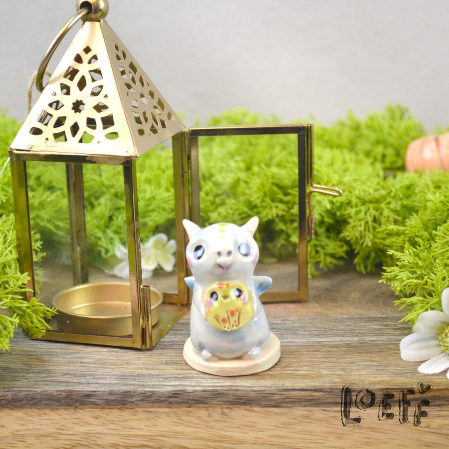 Loeff Tiny Dragon in Lantern Frog Guardian